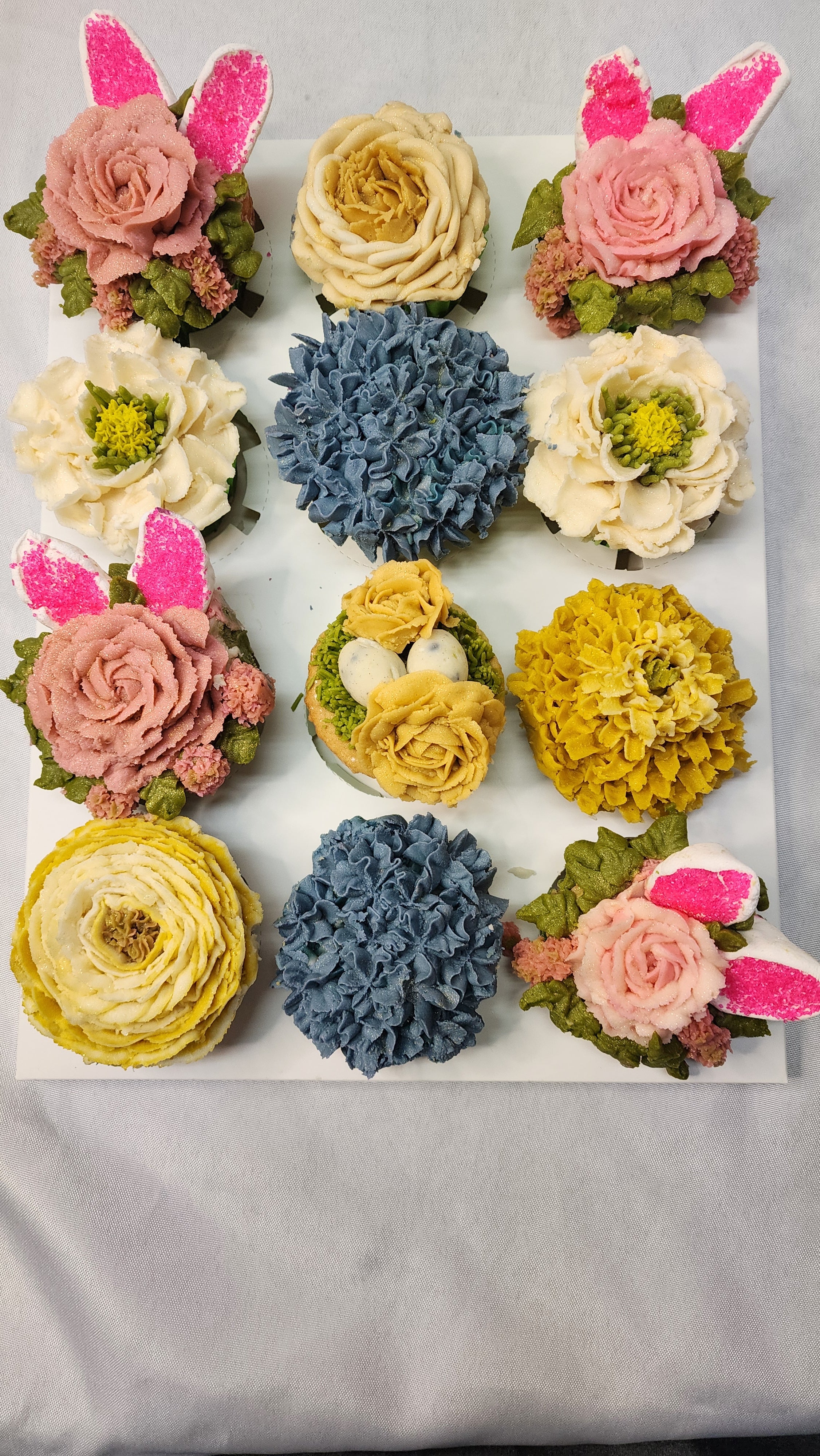 12 Cupcake Boxed Arrangement